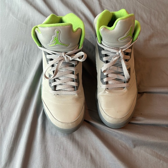 Green bean Jordan’s size 9 - Picture 3 of 8